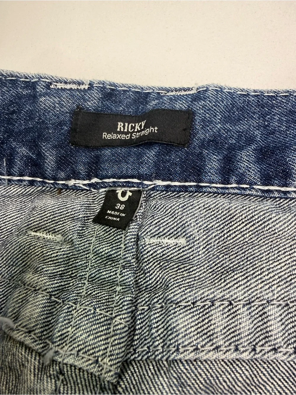 True Religion Ricky Big T Arch Logo Relaxed Straight Men’s Size 38